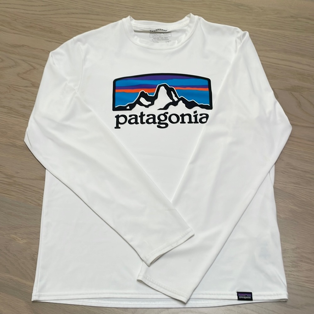 Patagonia women’s long hiking / running long sleeve